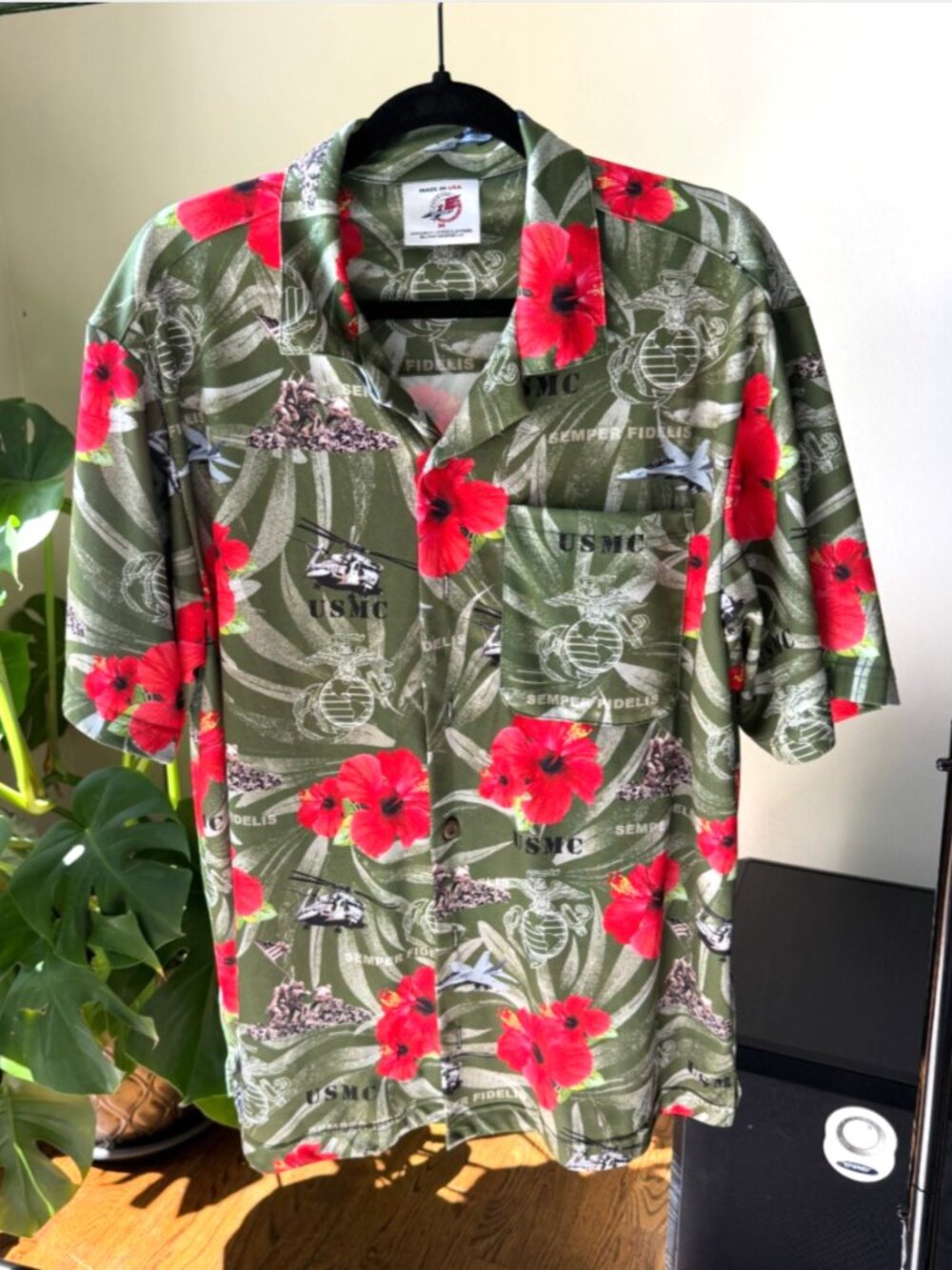 USMC Hawaiian Shirt Mens M Military Marine Corps Floral Button Up USA Made